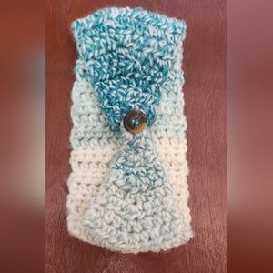 Beautiful 100% Handmade Turquois and Cream Crochet Headband